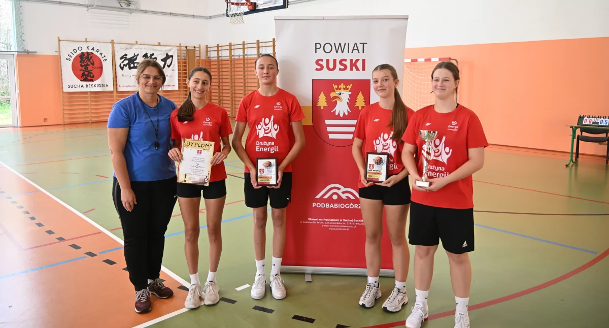 Sport szkolny, Bystra Podhalańska mistrzem powiatu koszykówkę dziewcząt - zdjęcie, fotografia