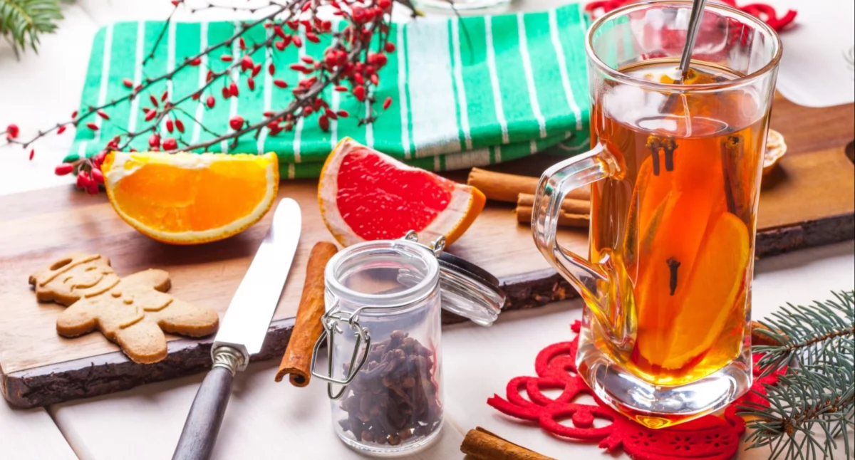 Materiał zewnętrzny, Domowa zimowa herbata przepis rozgrzewający napój pełen aromatu - zdjęcie, fotografia