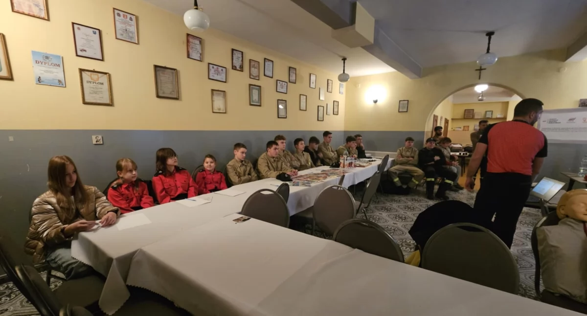 Z remizy, Praktyczne zajęcia Żarnówce - zdjęcie, fotografia