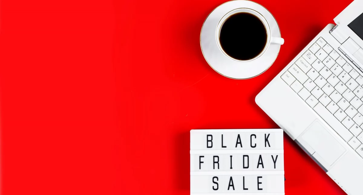 Materiał zewnętrzny, Kiedy najlepiej zrobić zakupy online podczas Black Friday - zdjęcie, fotografia