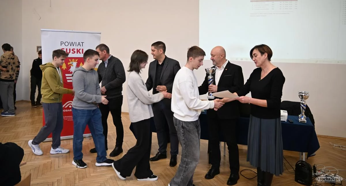 Sport szkolny, Szachowe emocje Suchej Beskidzkiej - zdjęcie, fotografia