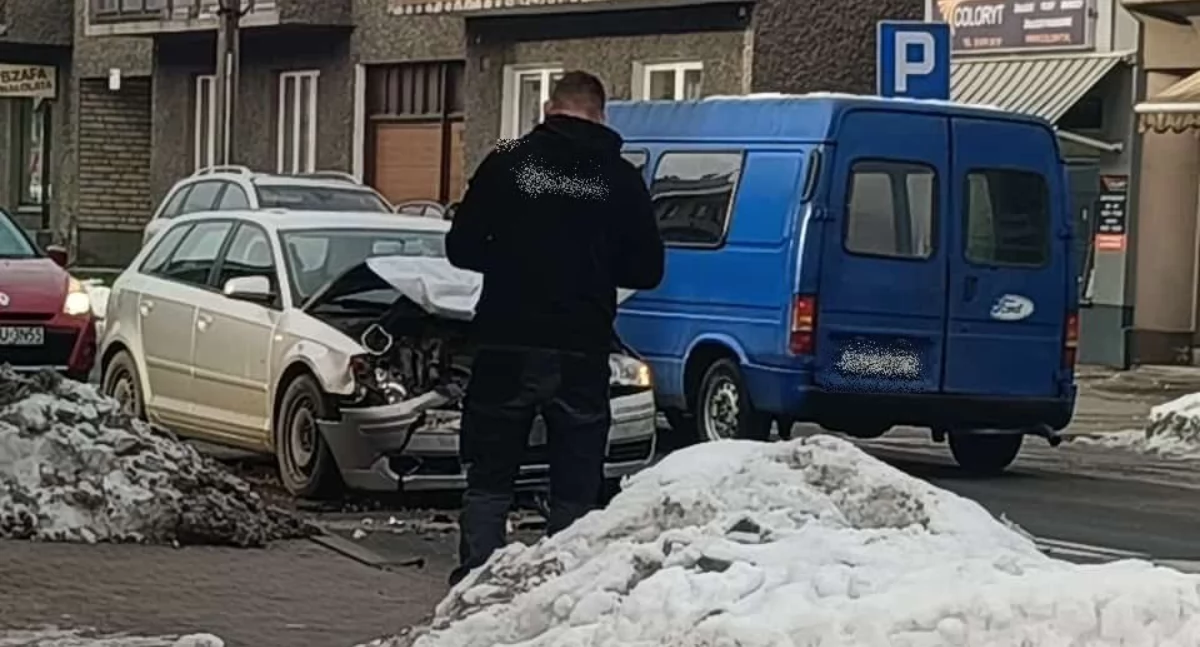 Wypadki drogowe, Kolizja Suchej Beskidzkiej Mickiewicza - zdjęcie, fotografia