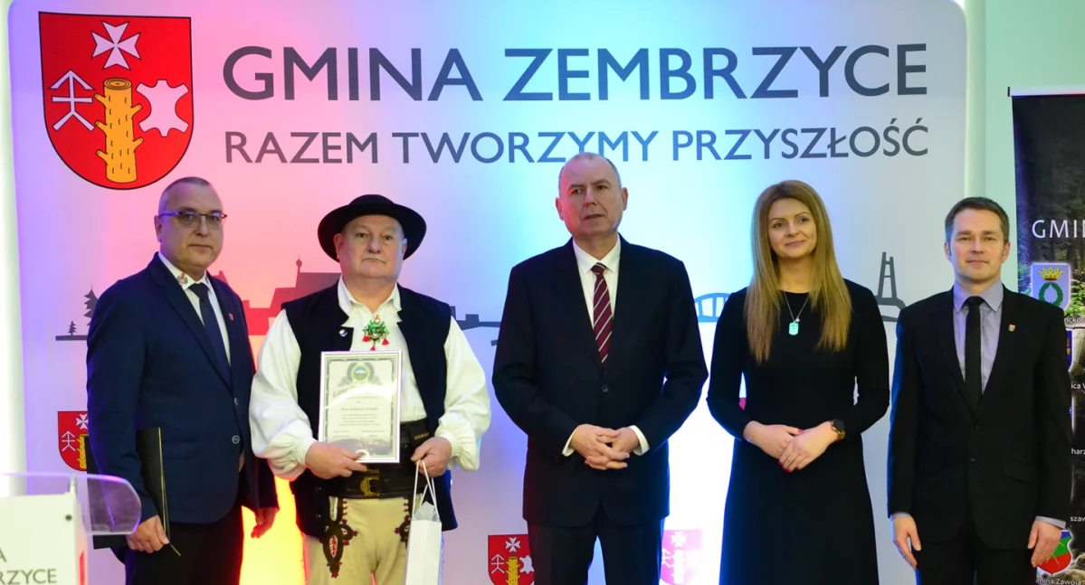 Osobowości kultury , Tadeusz Leśniak ambasador świata zabawek drewnianych nagrodzony Laurem Babiogórskim - zdjęcie, fotografia