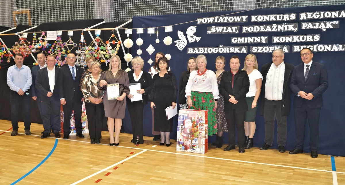 Folklor i Tradycje , Tradycja rękodzieło świąteczny klimat czyli podsumowanie Powiatowego Konkursu Światy Podłaźniki Pająki Zachełmnej - zdjęcie, fotografia