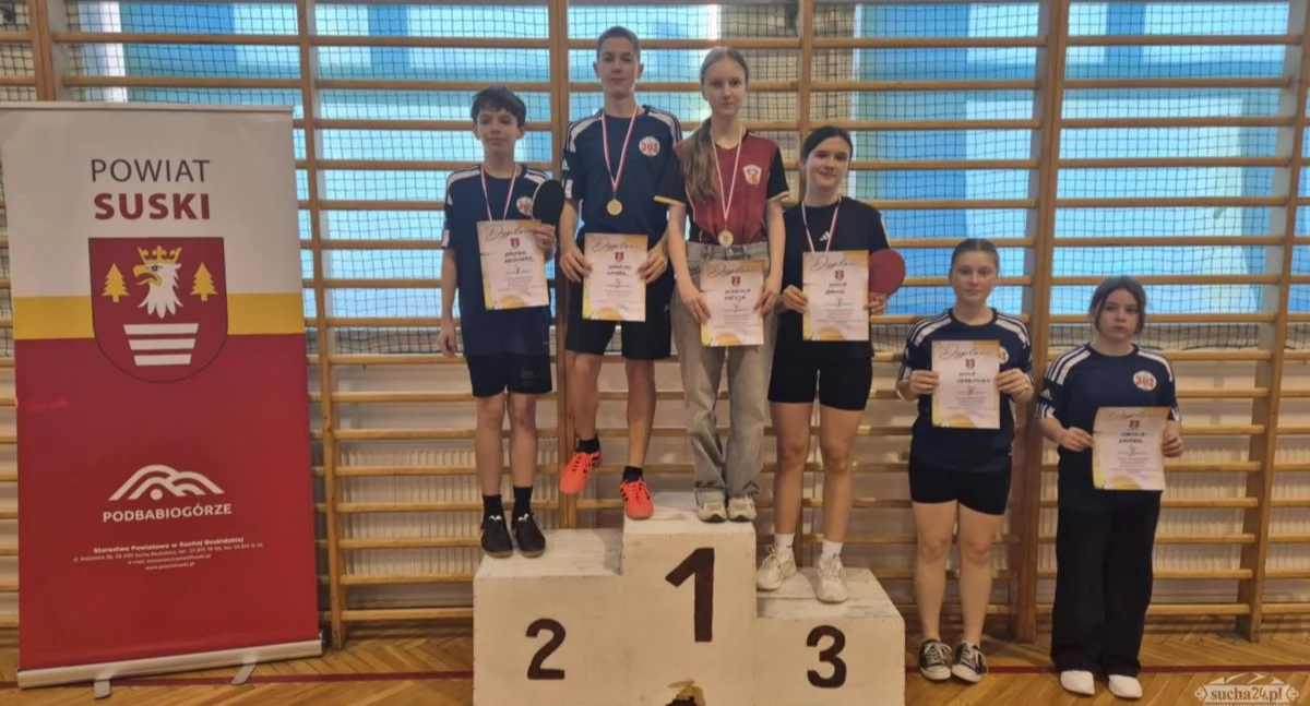 Sport szkolny, Zuzanna Matyja Żarnówki Gabriel Łaczek Śleszowic mistrzami powiatu tenisie stołowym - zdjęcie, fotografia