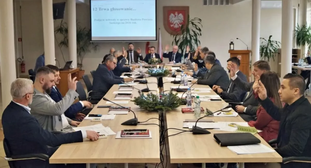 Informacje urzędowe, Powiat suski uchwalił budżet - zdjęcie, fotografia