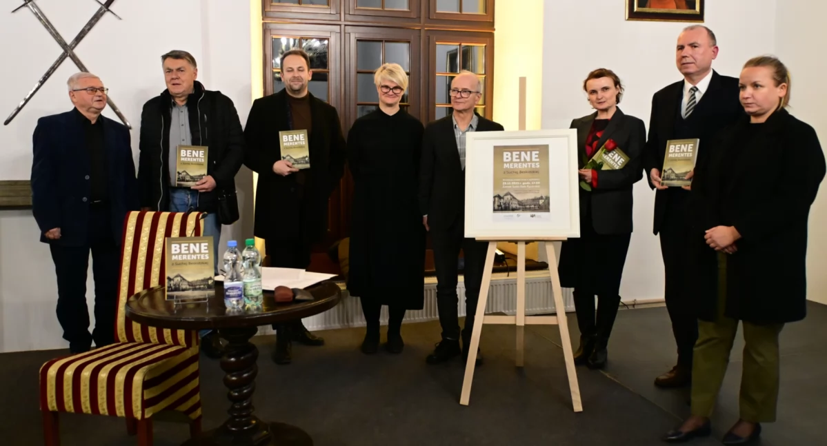 Literatura i poezja, „Bene merentes” książka ludziach którzy tworzyli historię Suchej Beskidzkiej - zdjęcie, fotografia