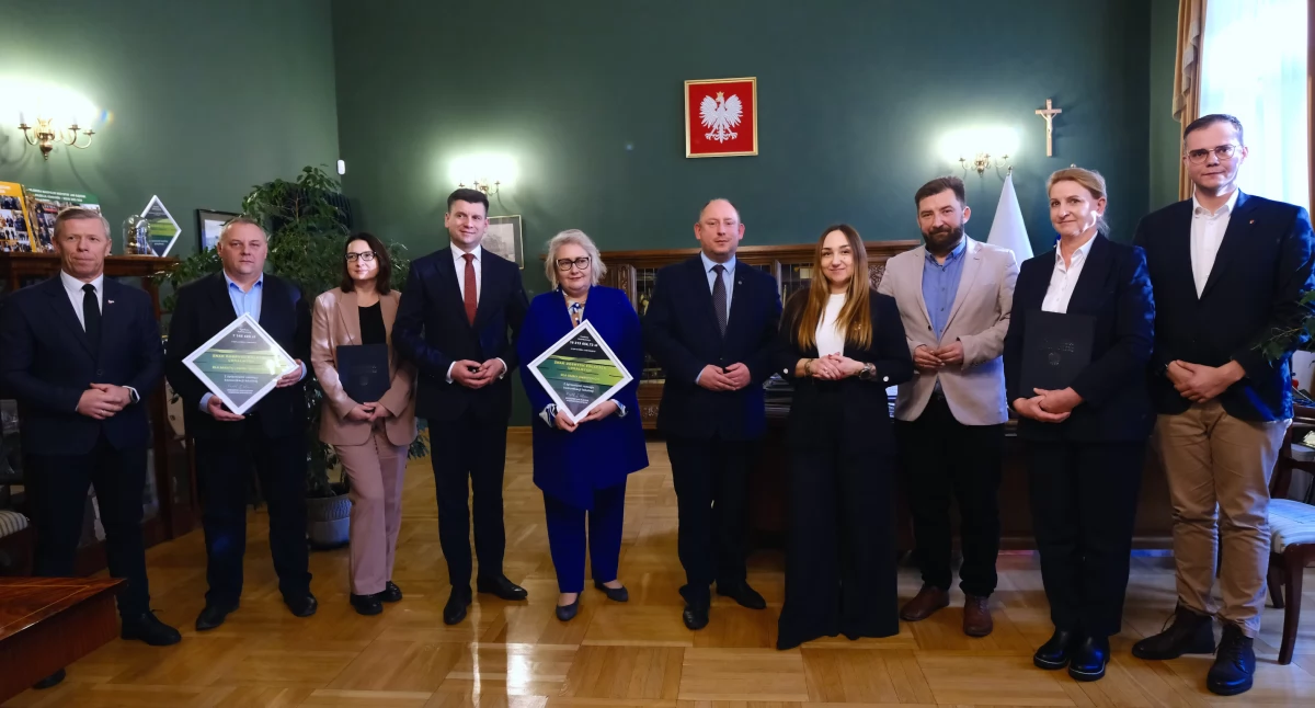 Drogi i Transport, Budzów Zawoja Stryszawa Jordanów dopłatami Transport publiczny - zdjęcie, fotografia