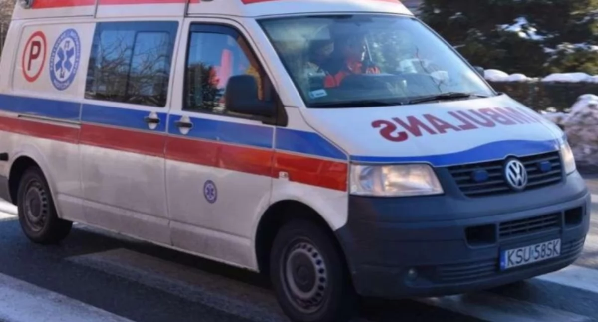 Miejscowe zagrożenie, Poranny alarm Suchej Beskidzkiej Senior zasłabł łazience - zdjęcie, fotografia