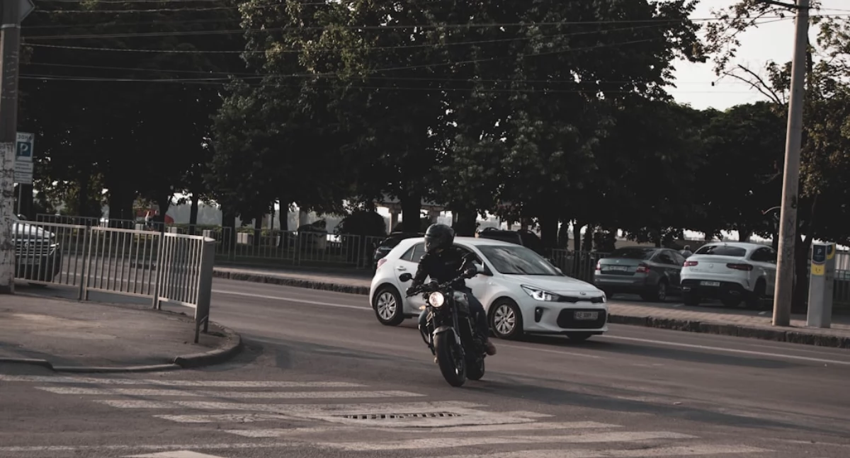 Materiał zewnętrzny, Najtańsze najlepsze ubezpieczenie motocykla Sprawdź wybrać mądrze - zdjęcie, fotografia
