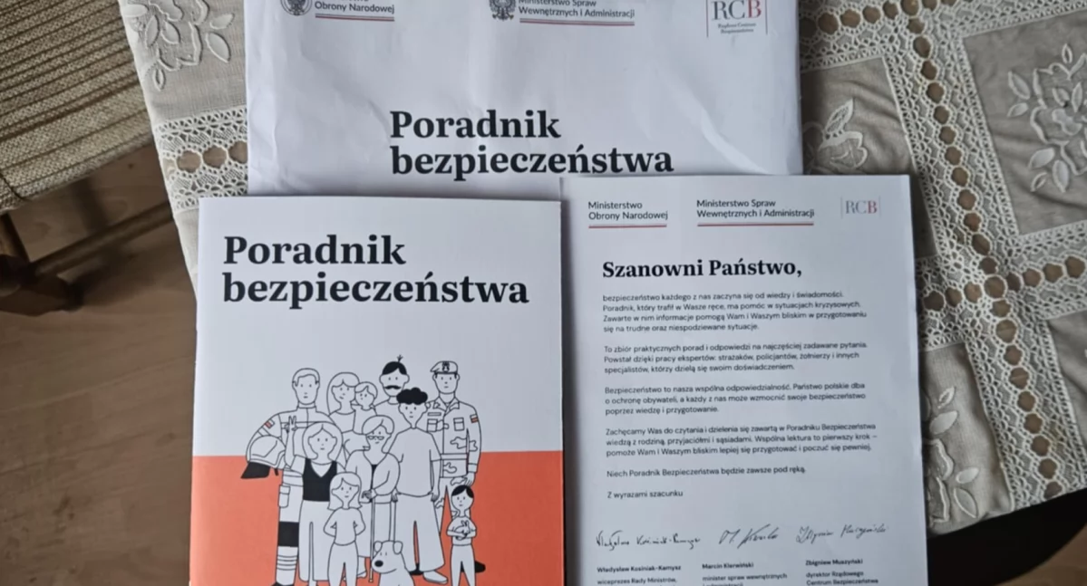 Nasze sprawy, Poradnik bezpieczeństwa trafia domów powiecie suskim - zdjęcie, fotografia