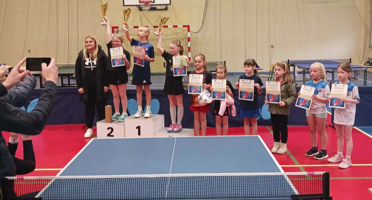 Tenis, Wielkie sukcesy najmłodszych zawodników Makowskiej Akademii Tenisa Stołowego - zdjęcie, fotografia