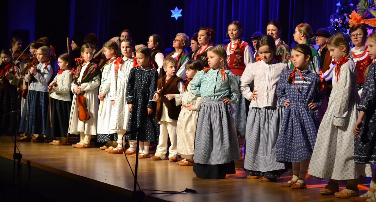 Folklor i Tradycje , Góralskie kolędowanie Suchej Beskidzkiej - zdjęcie, fotografia