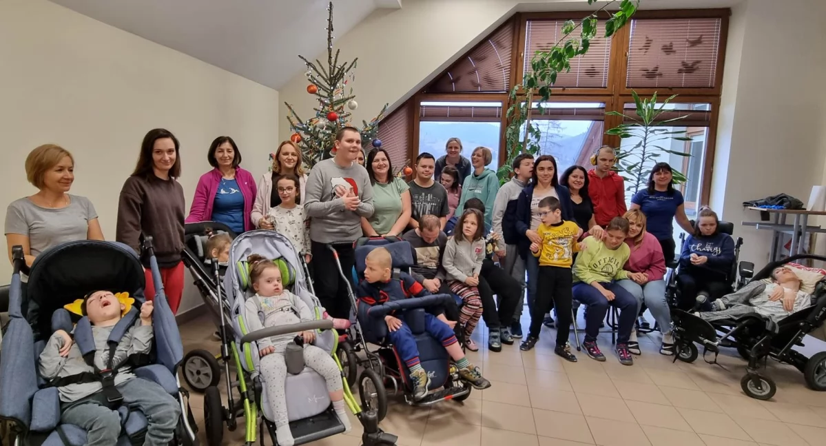 Ze szkolnej ławy, Juszczyn prowadzi nabór Kompleksowe wsparcie dzieci młodzieży przez cały - zdjęcie, fotografia