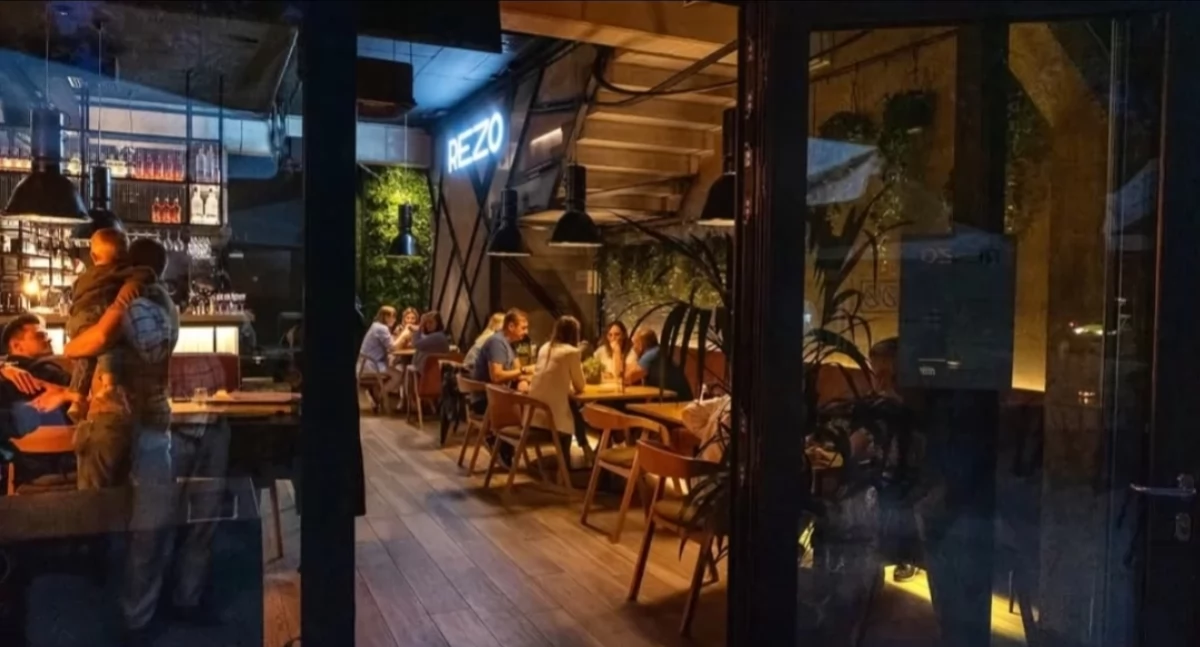 Atrakcje Turystyczne - Podróże małe i duże, Resto Suchej Beskidzkiej - zdjęcie, fotografia