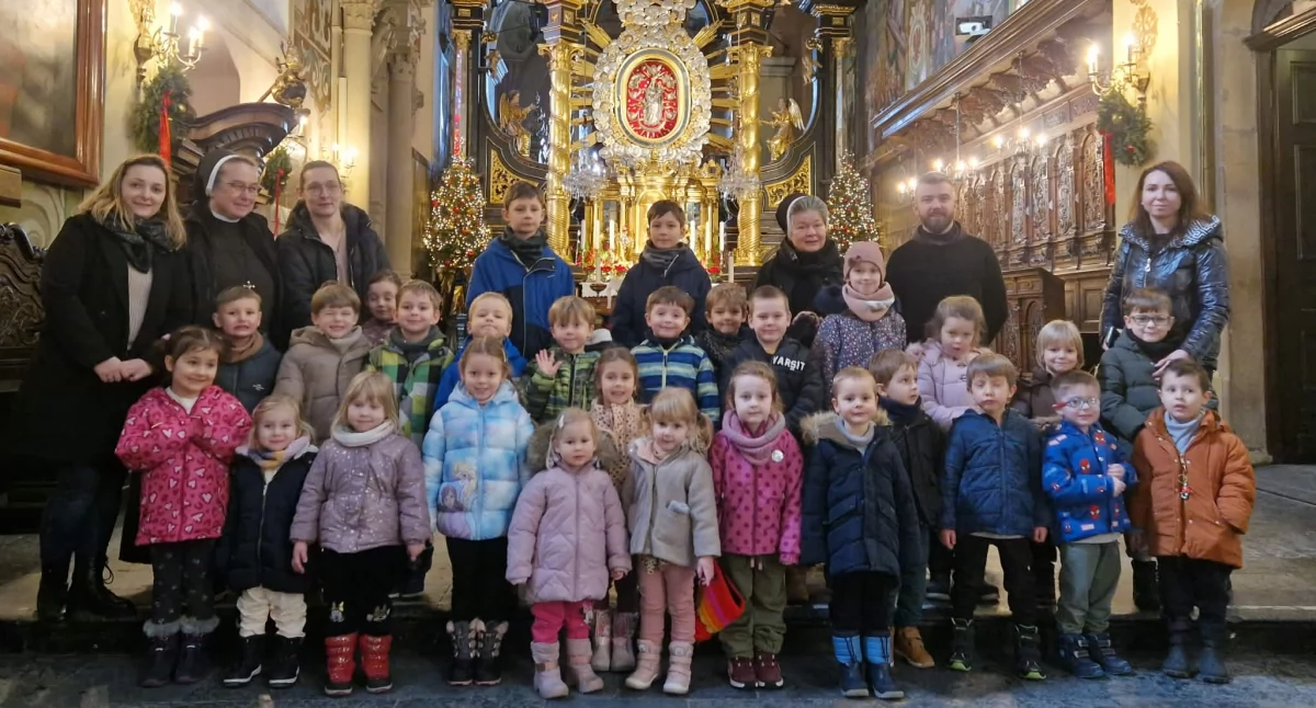 Ze szkolnej ławy, Ruszyła rekrutacja Przedszkolu Sióstr Serafitek Makowie Podhalańskim - zdjęcie, fotografia