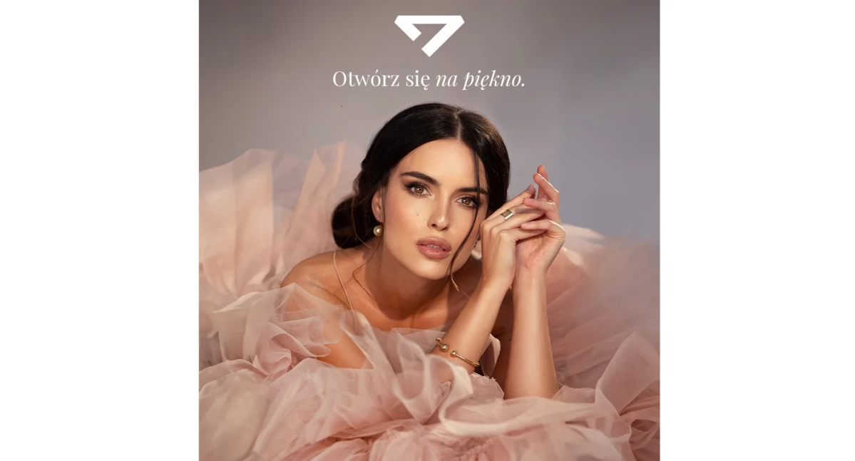 Materiał zewnętrzny, Złote obrączki półokrągłe płaskie wybrać - zdjęcie, fotografia