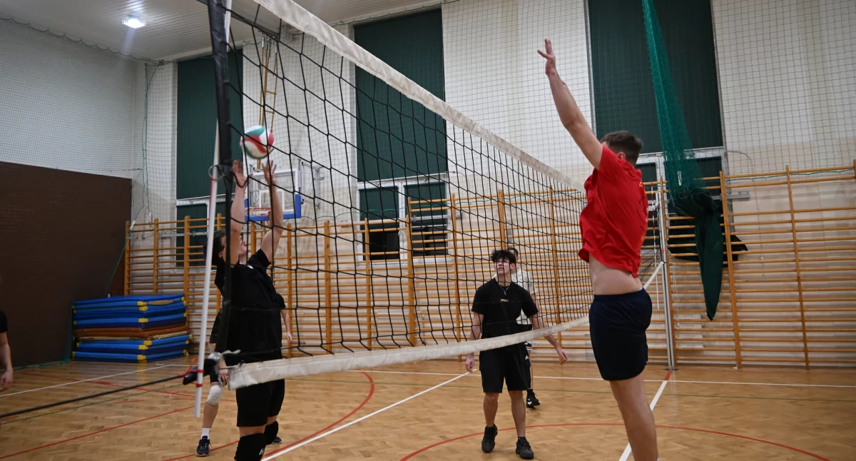 Liga Amatorska, Dynamit odpalił kolejnego rywala Dzikie Jelenie podium - zdjęcie, fotografia