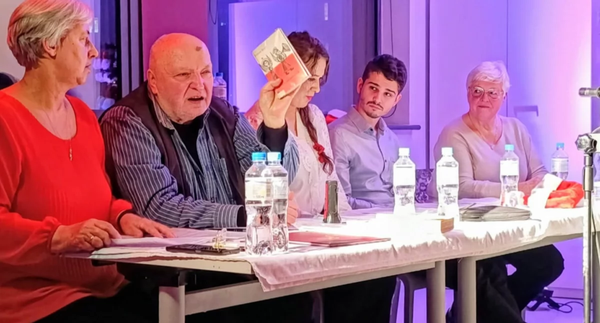 Literatura i poezja, Podwójny Salon Poezji finał karnawału Lutowy wieczór Konfraternią Rapsodyczną - zdjęcie, fotografia