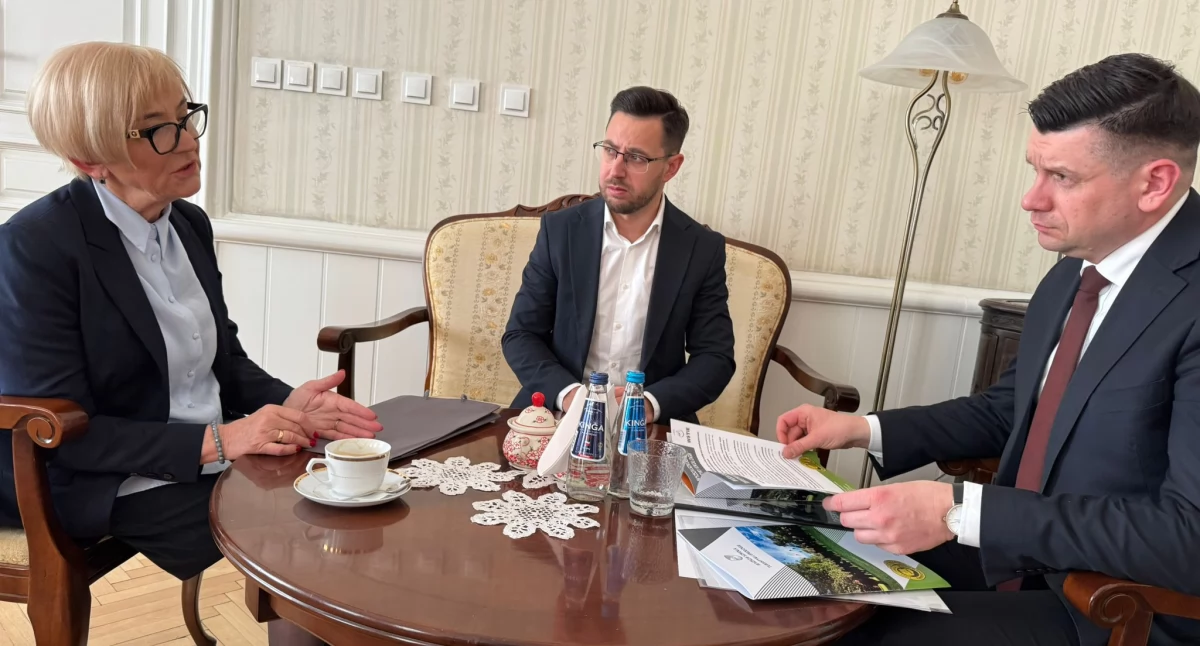 Ze szkolnej ławy, Rozmawiali przyszłości suskiej uczelni Spotkanie Urzędzie Marszałkowskim - zdjęcie, fotografia