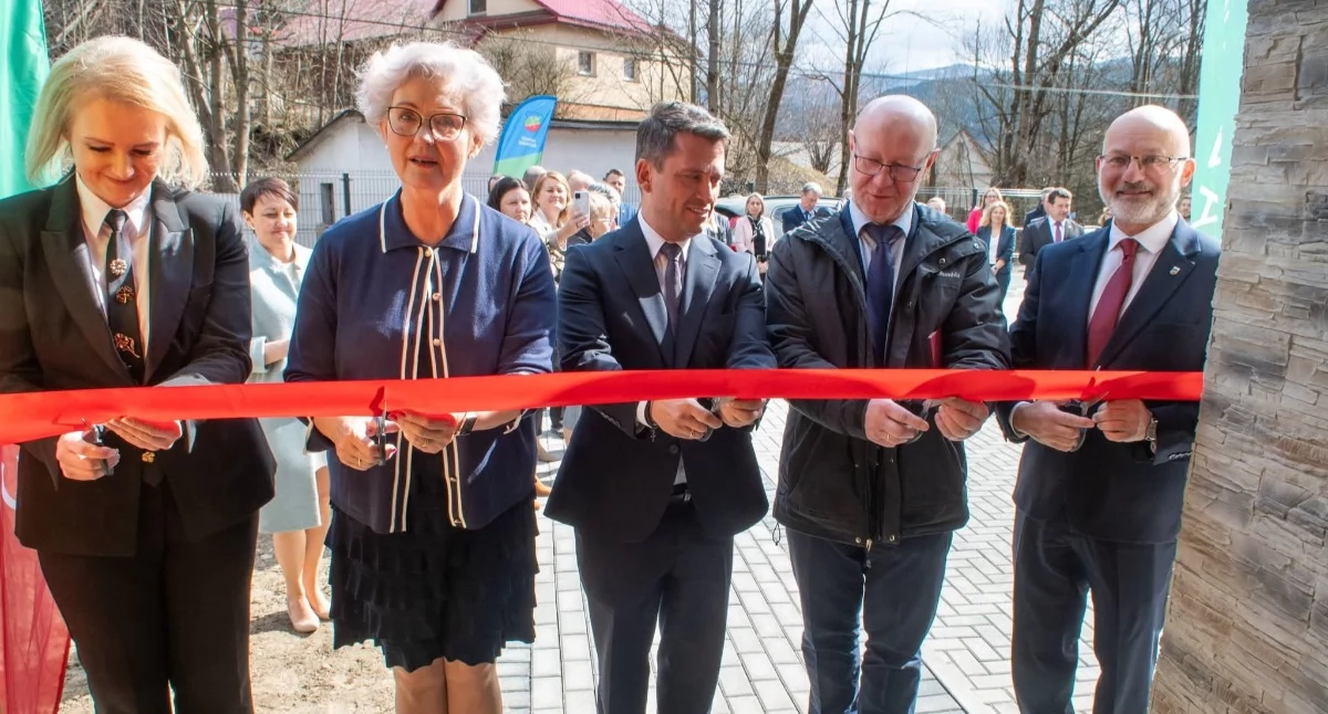 Inwestycje, Uroczyste otwarcie Środowiskowego Samopomocy Zawoi - zdjęcie, fotografia