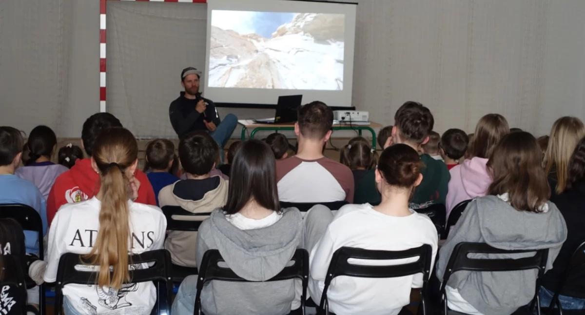 Ze szkolnej ławy, Górska pasja wielkie marzenia Wyjątkowe spotkanie alpinistą Zachełmnej - zdjęcie, fotografia