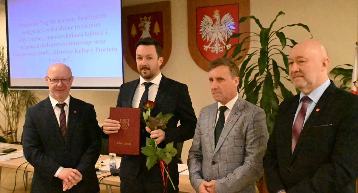 Osobowości kultury , Kazimierz Hanusiak honorowym tytułem Mecenasa Kultury Powiatu Suskiego - zdjęcie, fotografia