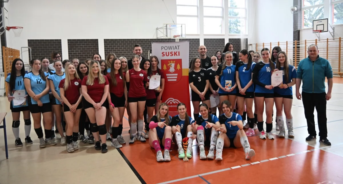 Sport szkolny, Dziewczyny Sucha Beskidzka wracają mistrzowski siatkówce - zdjęcie, fotografia