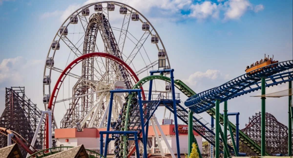 Rozrywka, rollercoasterów pierwsze miejsce świecie Energylandia historycznym wynikiem - zdjęcie, fotografia