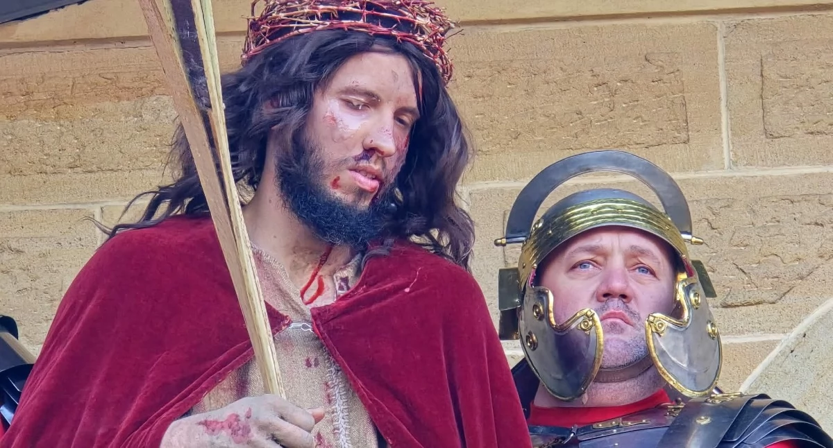 Religia, Wielki Piątek kalwaryjskich Dróżkach Tysiące wiernych znów przeżywają Mękę Pańską - zdjęcie, fotografia