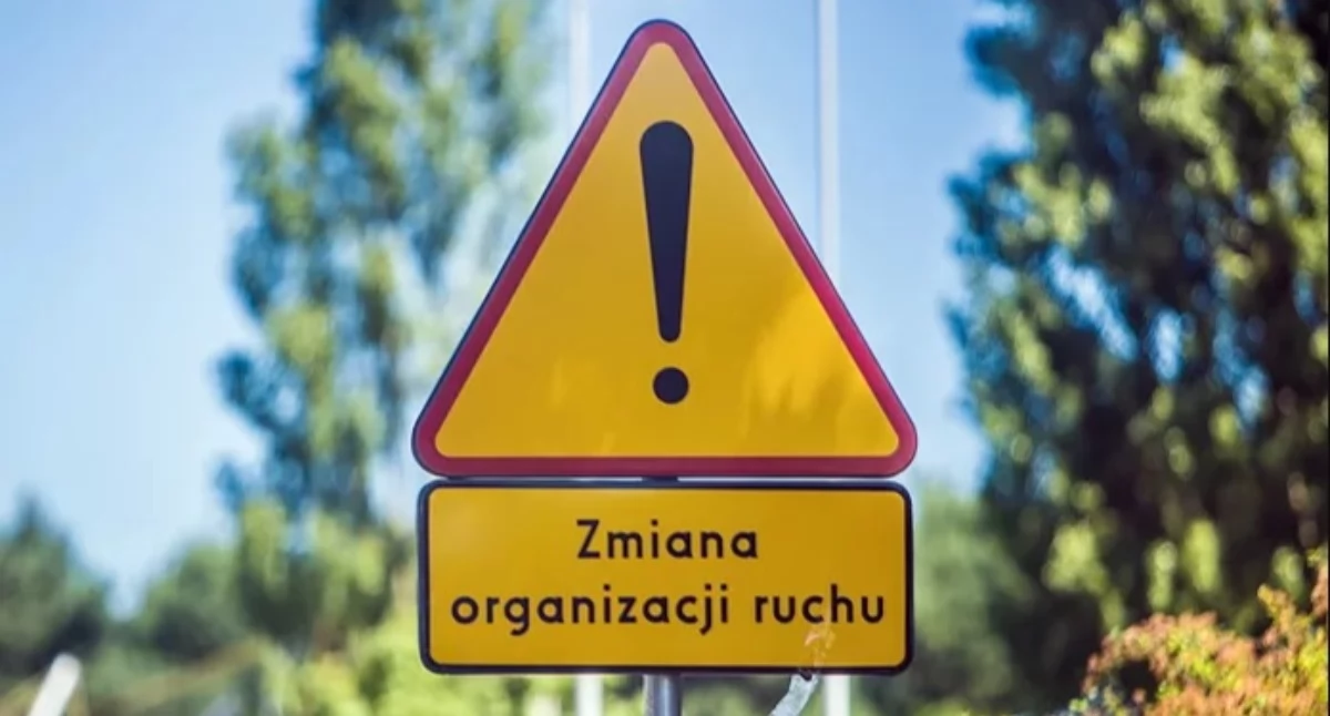 Drogi i Transport, Utrudnienia Lachowicach Wprowadzone ręczne kierowanie ruchem - zdjęcie, fotografia
