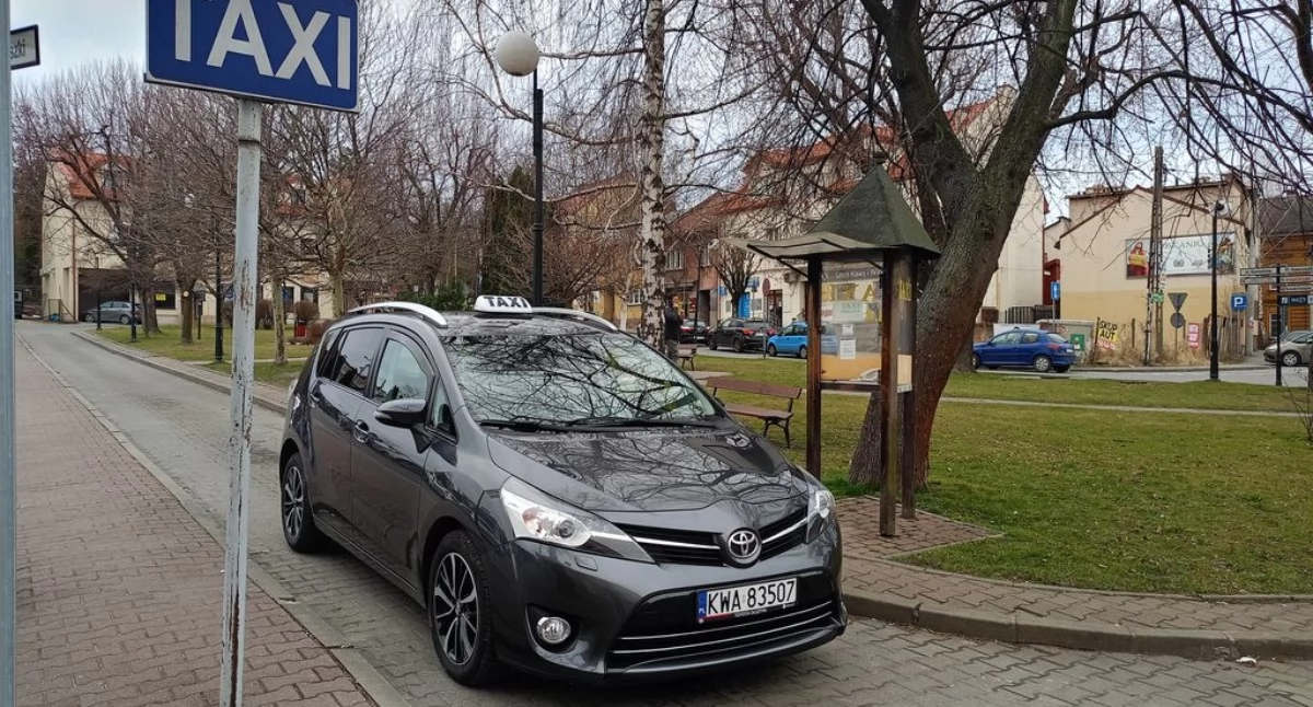 Gospodarka, Sucha Beskidzka szybki wygodny transport dzień - zdjęcie, fotografia