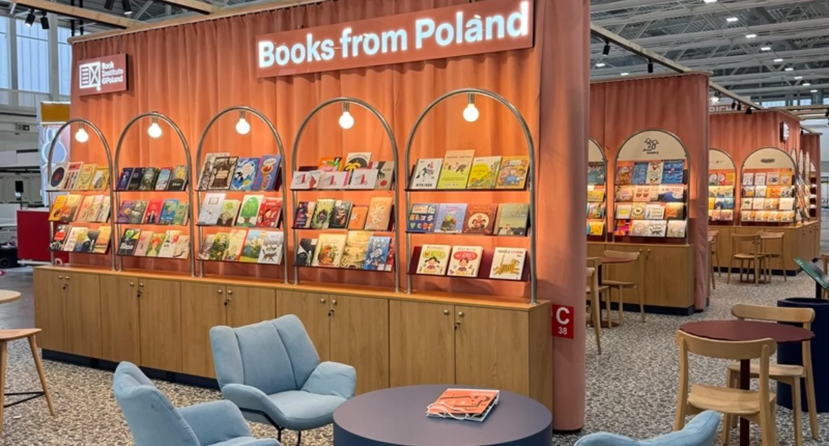 Literatura i poezja, Autorki powiatu suskiego największych Targach Książki Dziecięcej Bolonii - zdjęcie, fotografia