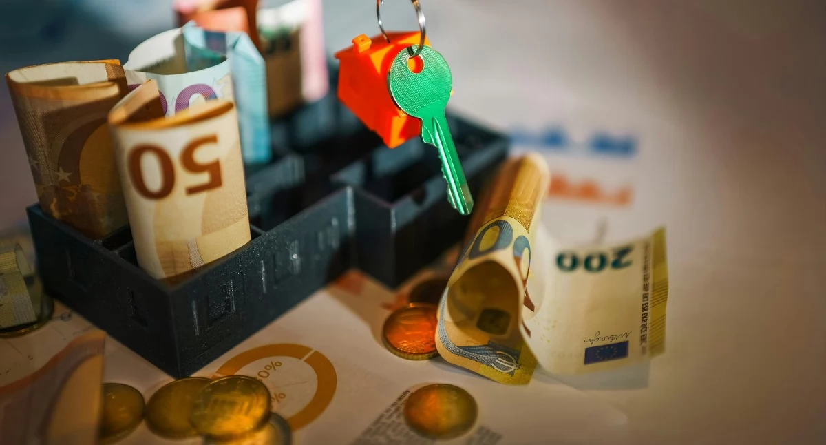 Materiał zewnętrzny, Polacy inwestują coraz więcej gdzie szukać rzetelnych informacji brokerach giełdach rynkach finansowych - zdjęcie, fotografia
