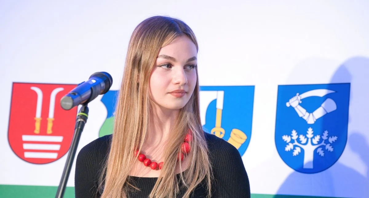 Pływanie, Wrona srebrnym medalem przepustką mistrzostw Europy Paryżu - zdjęcie, fotografia