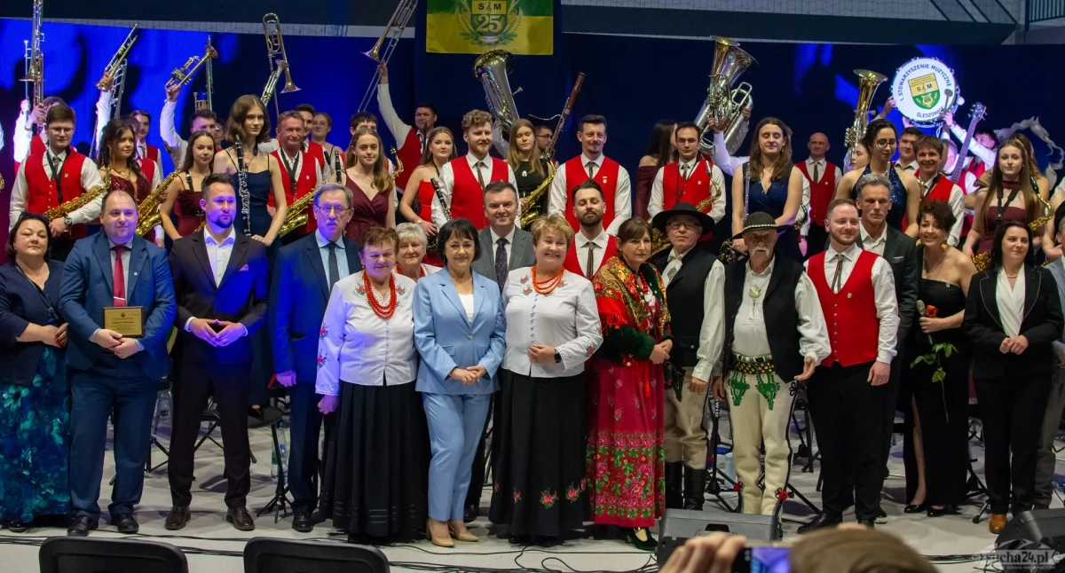 Koncerty – Muzyka , Jubileuszowy Koncert lecia Stowarzyszenia Muzycznego Śleszowice - zdjęcie, fotografia