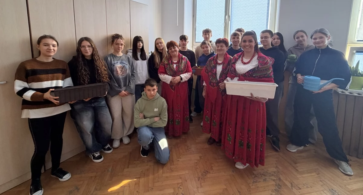 Ze szkolnej ławy, Ogród Przyszłości otwarty Szkole Podstawowej Zachełmnej - zdjęcie, fotografia