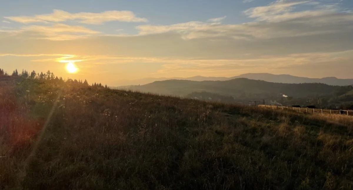 Gospodarka, sprzedaży widokowe działki budowlane Jordanowie panoramą Beskid Żywiecki - zdjęcie, fotografia