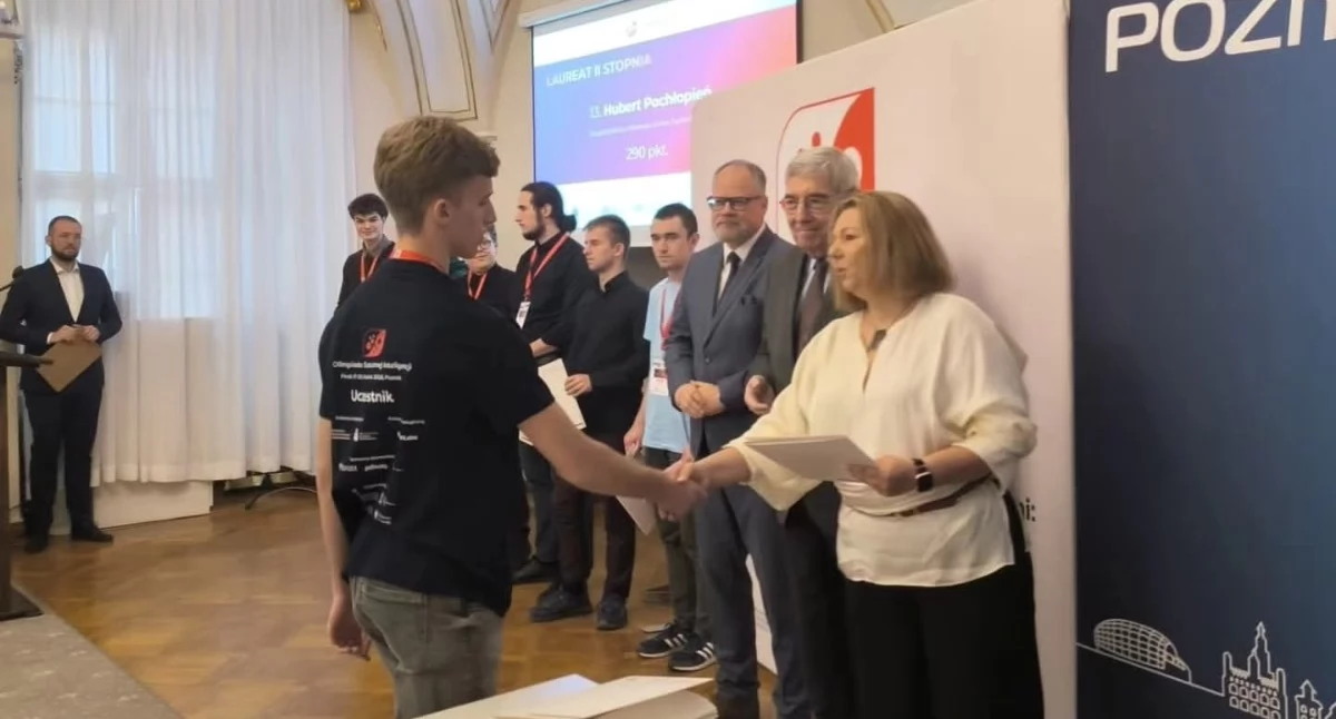 Ze szkolnej ławy, Wielki sukces ucznia suskiego Goetla Hubert Pochłopień laureatem ogólnopolskiej olimpiady - zdjęcie, fotografia