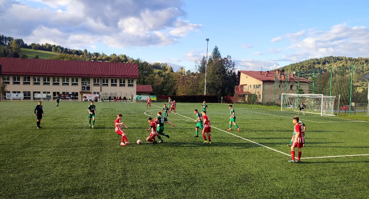 Piłka nożna, KLASA SUSKA przewrotki mało Huragan Skawica żegna klasą - zdjęcie, fotografia
