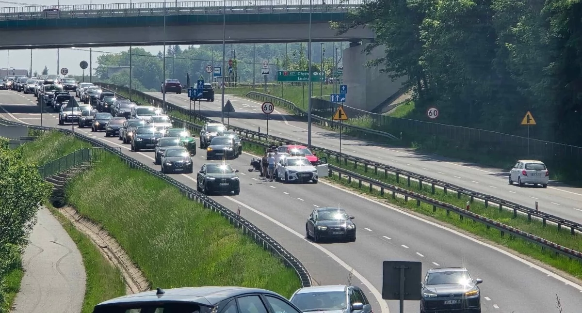 Źródło: Wypadki drogowe Zakopianka - okolice - ku przestrodze / FB