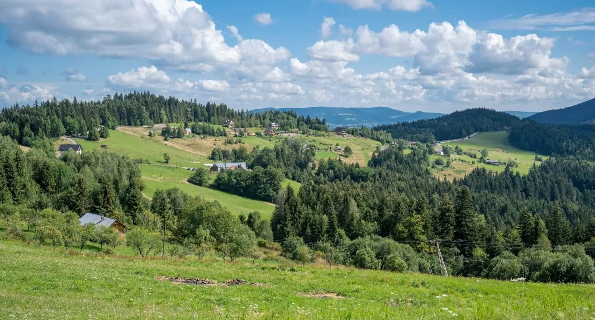Materiał zewnętrzny, Weekend Beskidach gdzie pojechać okolic Suchej Beskidzkiej żeby odpocząć - zdjęcie, fotografia