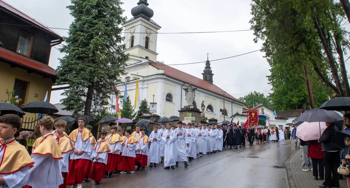 Religia, Przeszła procesja Bożego Ciała Makowie Podhalańskim - zdjęcie, fotografia