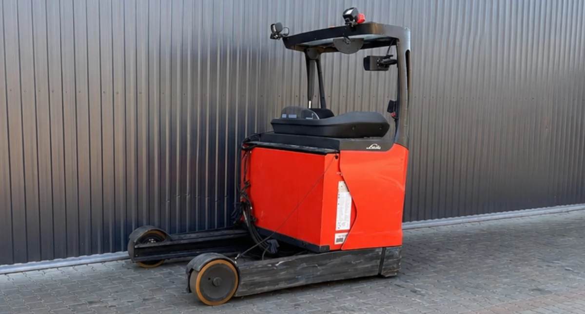 Materiał zewnętrzny, Reach truck dlaczego wózki podstawą nowoczesnych magazynów wysokiego składowania - zdjęcie, fotografia