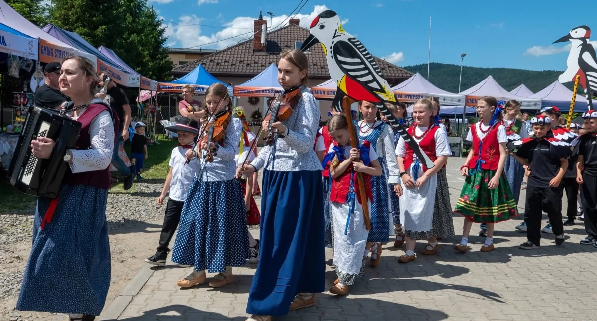 Rozrywka, Kolorowy powrót beztroskich czyli Stryszawa ożywiła tradycję - zdjęcie, fotografia