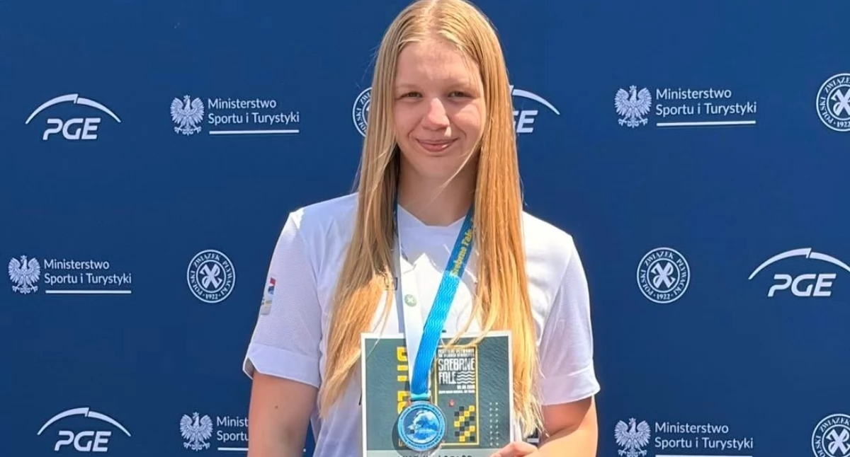 Pływanie, Medal Mileny Łazarz osobistą dedykacją - zdjęcie, fotografia