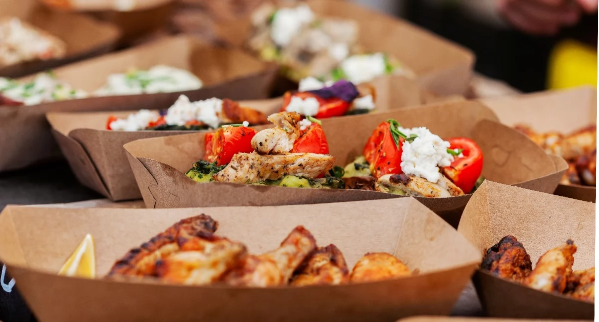 Materiał zewnętrzny, Bezpieczeństwo stref gastronomicznych podczas wydarzeń plenerowych - zdjęcie, fotografia