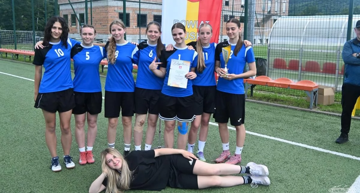 Sport szkolny, Tytuł awans powiatowych mistrzyń suskiego - zdjęcie, fotografia