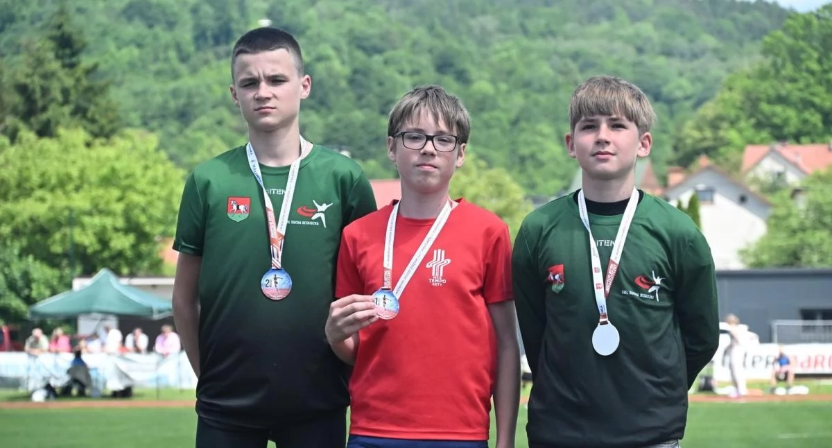Lekkoatletyka, Sucha Beskidzka Bieganie Stryszawa podium czyli wielkie emocje podczas Memoriału Edwarda Szklarczyka - zdjęcie, fotografia