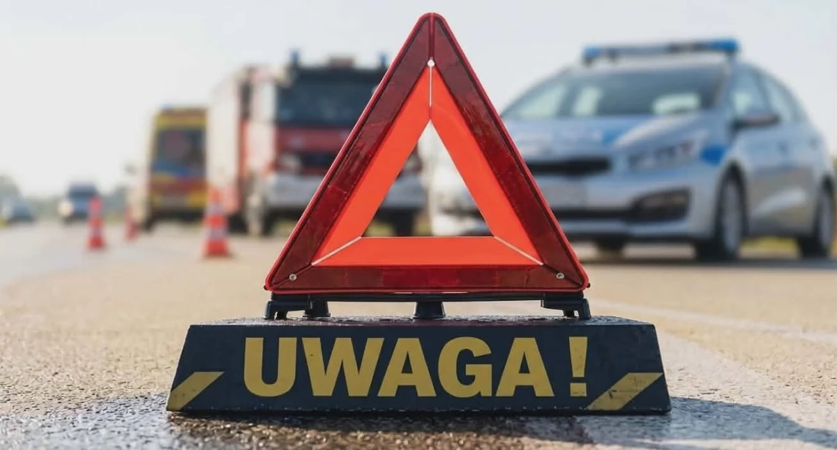Pożary , Zadymienie tunelem Luboniem Małym miejscu strażacy służby drogowe - zdjęcie, fotografia